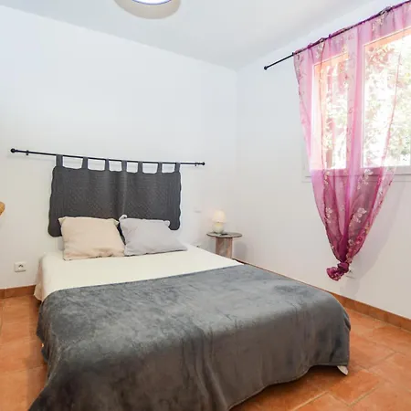 2 Bedroom Lovely In Piscia Rossa *