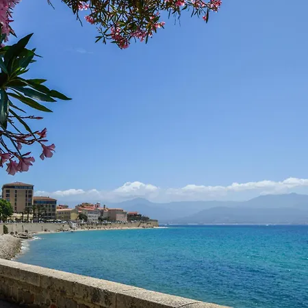 2 Bedroom Lovely In Piscia Rossa