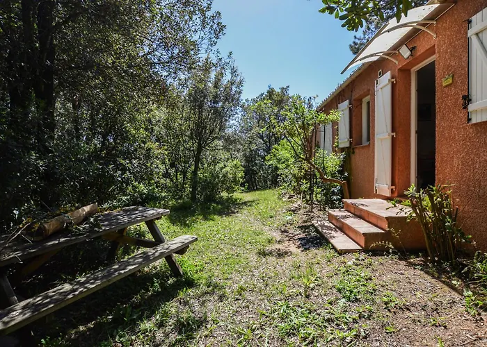 2 Bedroom Lovely In Piscia Rossa