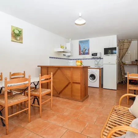 Hébergement de vacances 2 Bedroom Lovely In Piscia Rossa *