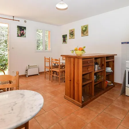 Semesterbostad 2 Bedroom Lovely In Piscia Rossa *