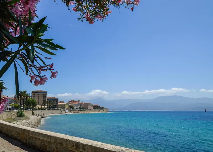 2 Bedroom Lovely In Piscia Rossa