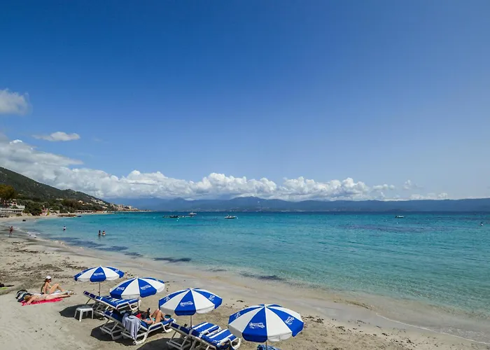 2 Bedroom Lovely In Piscia Rossa Hébergement de vacances *